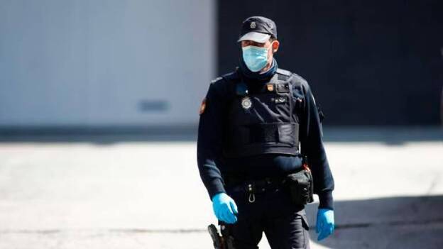 Un octogenario roba y mata a una amiga