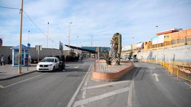 Cuatro marroquíes vuelven a nado a su país