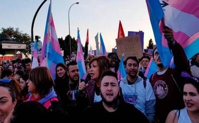 La Plataforma Trans carga contra el PSOE