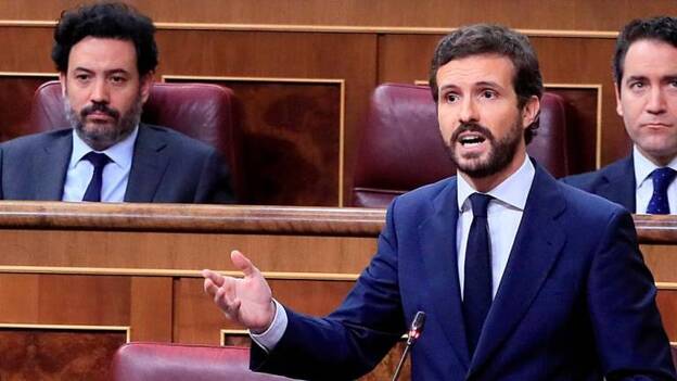 Sánchez y Casado se culpan de fomentar la crispación