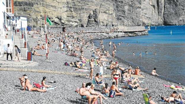 Canarias no adelantará el fin del estado de alarma hasta regular actividades