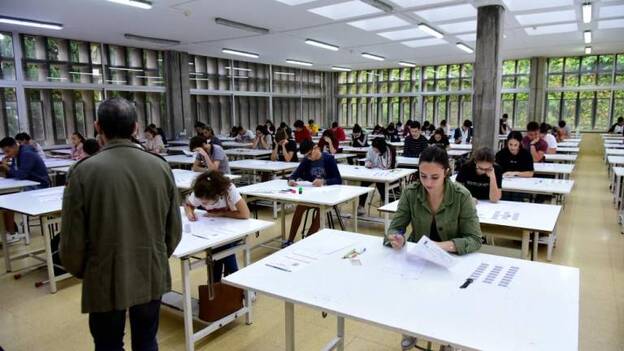 Los alumnos canarios de familias necesitadas no pagarán las tasas de la EBAU