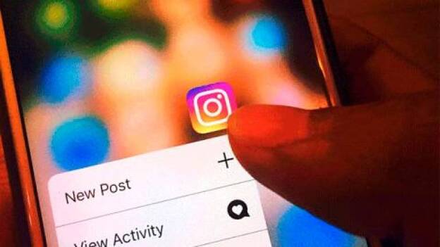 Instagram prioriza a las fotos con poca ropa