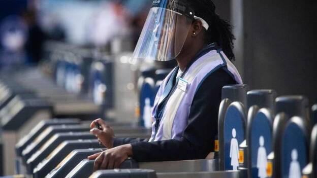 Reino Unido supera los 300.000 afectados de Covid