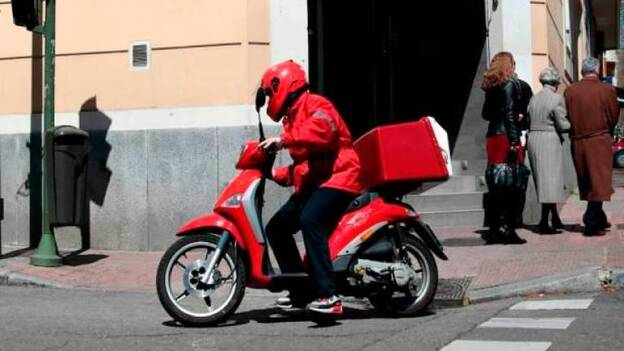 Atracó con un arma a un repartidor de pizzas