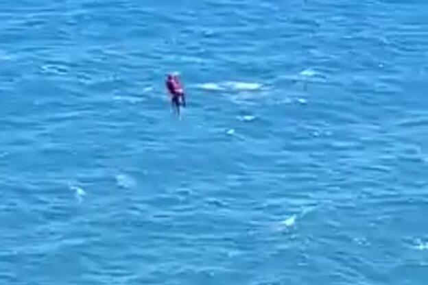 Rescatan a cinco bañistas en Morro Besudo