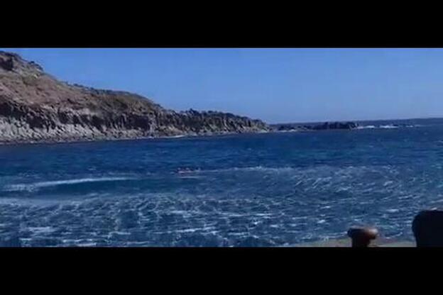 Rescatan a tres bañistas en apuros en Tenerife