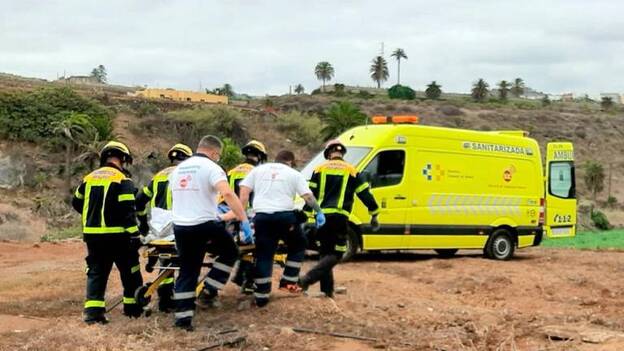 Herido al caer desde seis metros