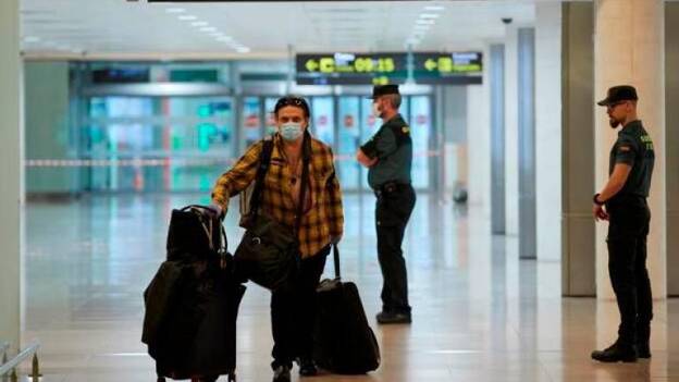 Control de temperatura a los turistas extranjeros