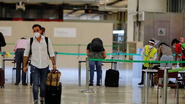 Digitalizan el formulario para viajeros