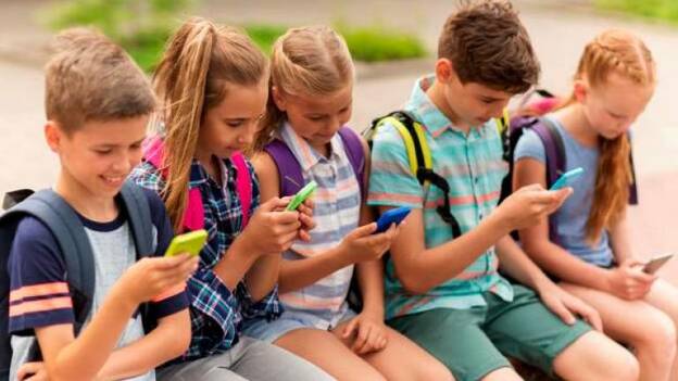 ¿Vas a comprarle el primer móvil a tu hijo?