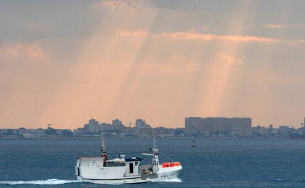 Detenido por narcotráfico el armador del pesquero naufragado en Cádiz en enero