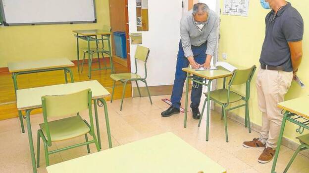 Los sindicatos exigen una reunión urgente con Armas para afrontar el nuevo curso