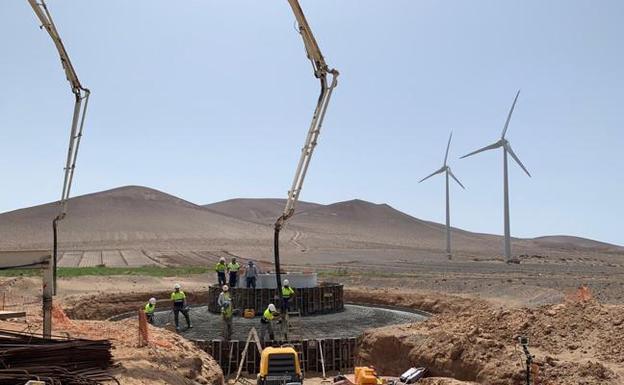 El parque eólico Arrecife deberá tener la maquinaria antes de acabar agosto