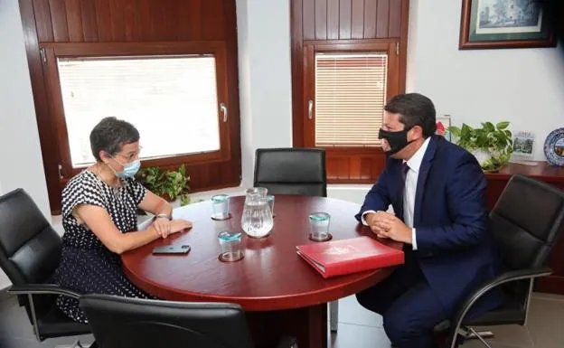 González Laya se reúne con el ministro principal de Gibraltar en Algeciras