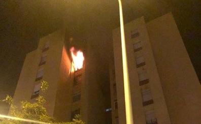 19 heridos al arder un edificio en la capital tinerfeña
