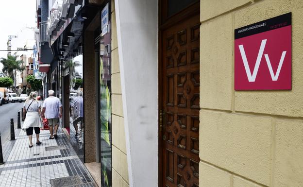 Quevedo defiende «una regulación suficiente» para el alquiler vacacional