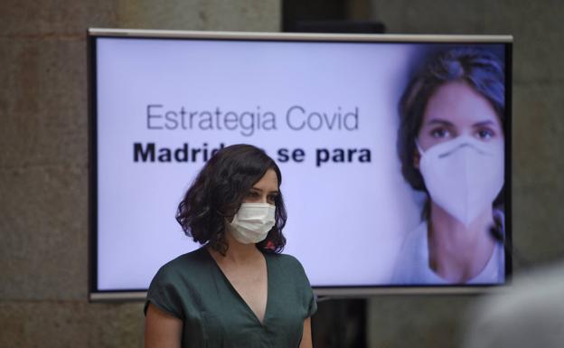 Aluvión de críticas a Madrid por la cartilla covid-19