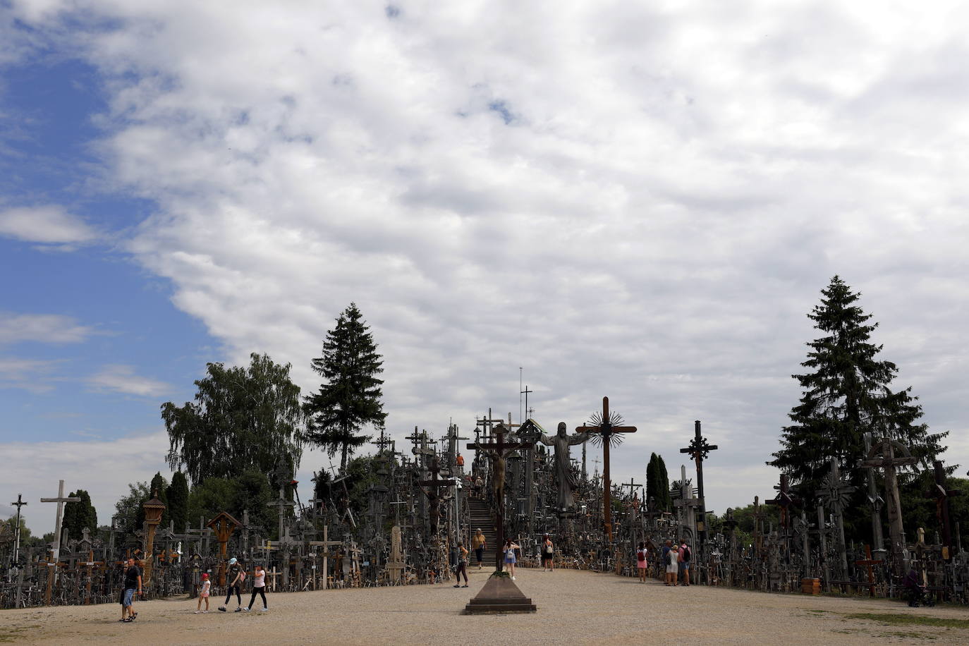 Así es la siniestra Colina de las Cruces