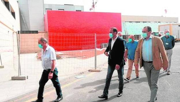 Desmanes sanitarios: búnker oncológico, sin equipamiento; y hemodinámica, sin licitar