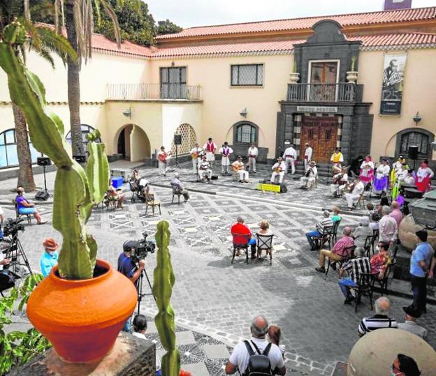 Folclore en el Pueblo Canario