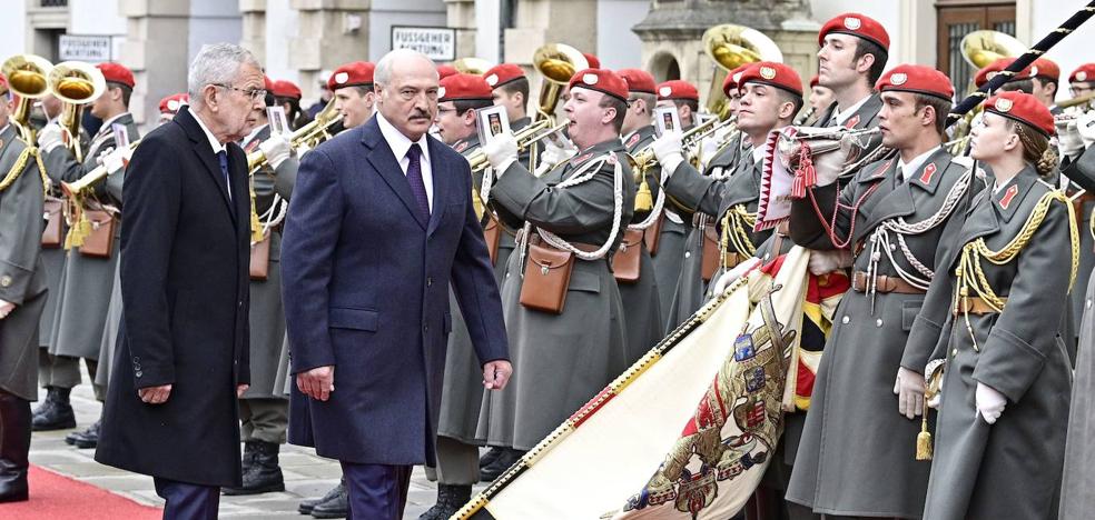 Lukashenko arremete contra Putin a cinco días de las elecciones