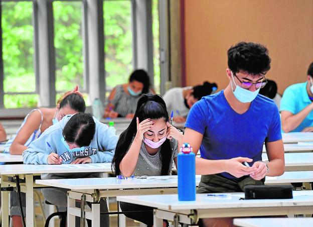 Quince titulaciones de la ULPGC exigen una nota superior al diez para obtener plaza