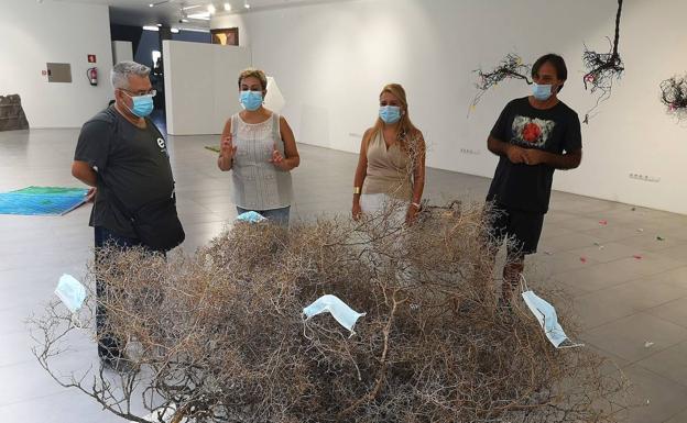 Paco Sánchez reflexiona sobre las pesadillas contemporáneas de una niña