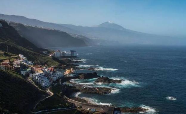 Desalojan una fiesta ilegal con 400 personas en Tenerife