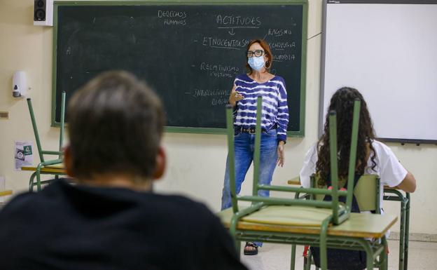 ANPE Canarias insta a Educación a adaptar los puestos a los docentes sensibles a la covid