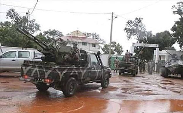 Los militares detienen al presidente y al primer ministro de Malí