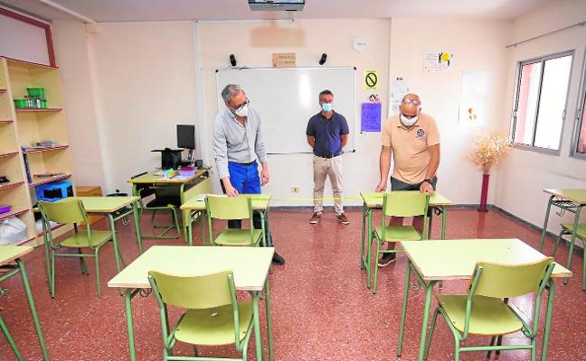 Canarias mantiene la vuelta a las aulas el día 15 y baraja hacer PCR al profesorado