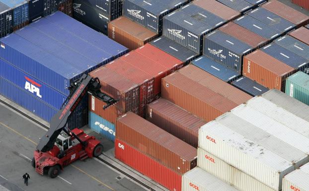 El confinamiento lleva a un desplome de las exportaciones en el primer semestre
