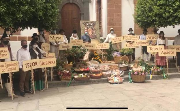 Teror celebra en la intimidad la ofrenda a la Virgen del Pino