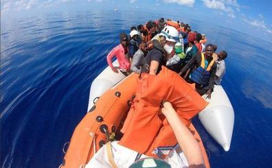 La ONU pide el desembarco de 400 inmigrantes rescatados en el Mediterráneo