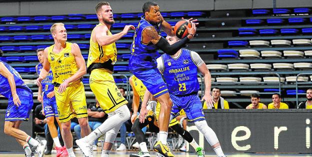 El Herbalife Gran Canaria saca a relucir sus armas en un sólido segundo periodo