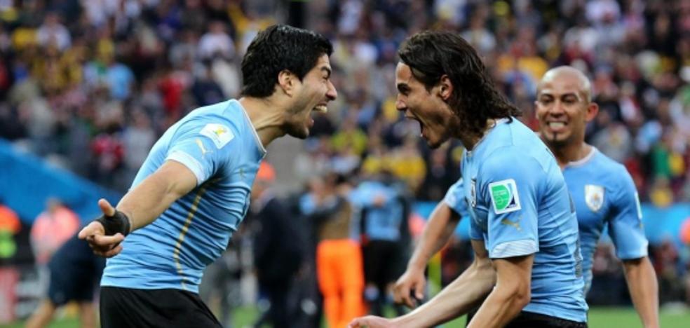 Cavani, Suárez y Forlán, los ilustres desempleados del fútbol uruguayo