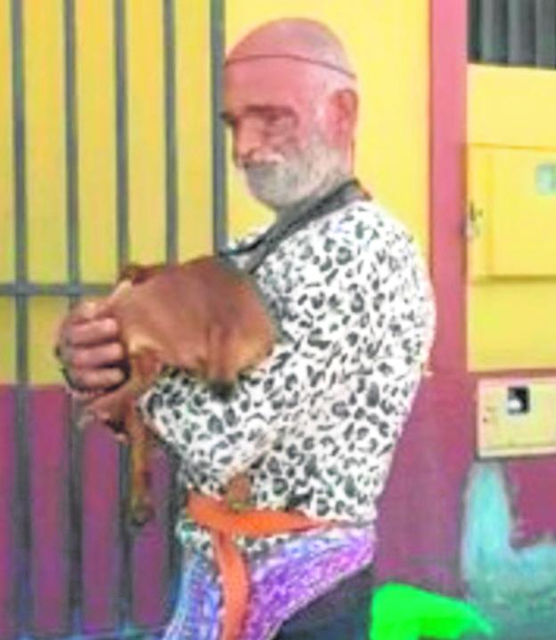 Se juegan la cárcel por «humillar» a Baldomero al que grabaron practicando zoofilia con su perro