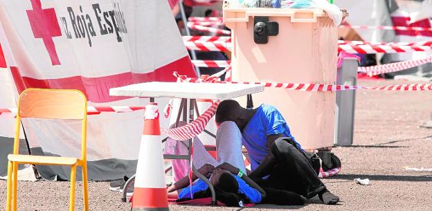 El Gobierno trasladará al ministro Escrivá la necesidad de las derivaciones de inmigrantes