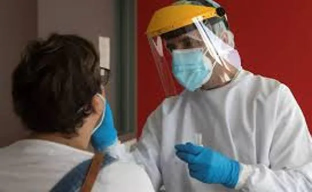 Canarias registra 215 nuevos contagios y tres nuevos fallecidos