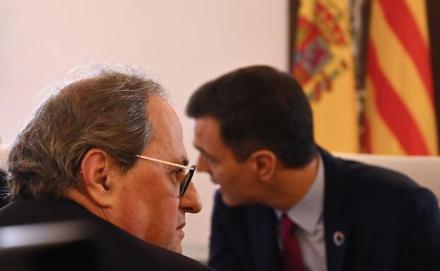 Sánchez y Torra preparan la segunda reunión de la mesa de diálogo