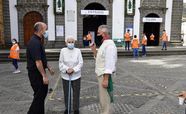 «No hace falta venir, la Virgen está con todos»