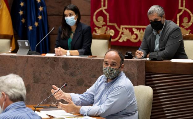 Valbuena prepara los textos que eviten que la ley del cambio climático quede en 'saco roto'