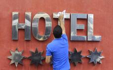 Miles de trabajadores de los hoteles se quedan sin cobrar la prestacion del ERTE en septiembre