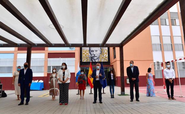 Normalidad en el inicio escolar en Canarias salvo en un colegio de Tenerife por el positivo de un docente