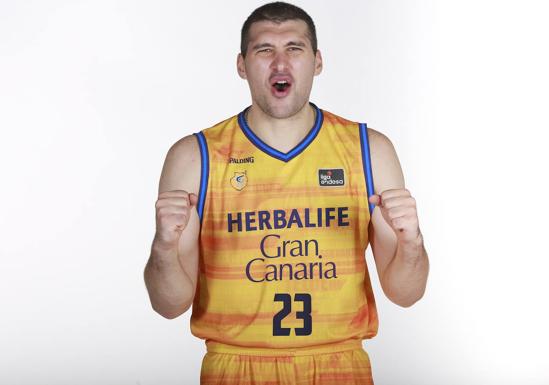 Burjanadze: «Vamos a poner todo el corazón y nuestro amor por la sangre amarilla»