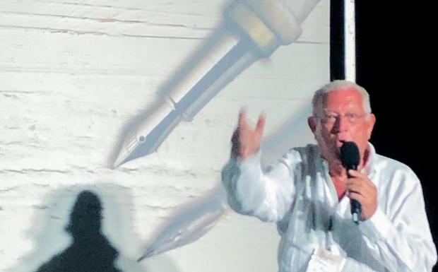 J.J. Armas Marcelo (III Festival Hispanoamericano de Escritores)