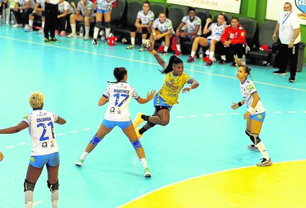 El Rocasa Gran Canaria logra una nueva victoria liguera ante el Salud Tenerife