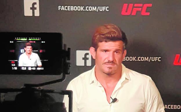 Juan Espino, estrella en Abu Dabi