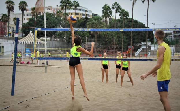 Éxito del 1º Clinic Net 7 IMD en la playa de Las Alcaravaneras